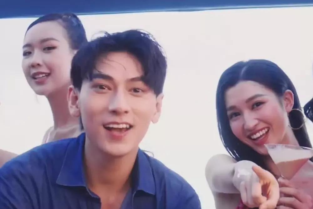  Isaac và Phương Nhi từng có cơ hội hợp tác chung khi quay MV cho Miss World Vietnam 2022.