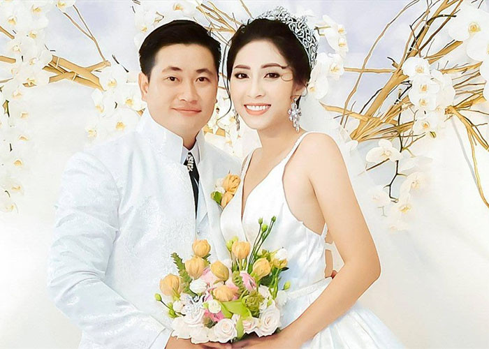 Hoa hậu Đại dương Đặng Thu Thảo sau khi ly hôn đã tố cáo chồng cũ bạo hành, đánh đập, ngoại tình, khủng bố cô cả về tinh thần lẫn thể xác trong thời gian chung sống.