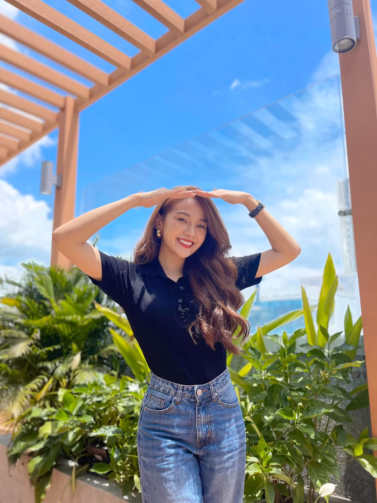 Mỹ nhân sinh năm 1988 sở hữu nhan sắc điểm 10 với gương mặt xinh đẹp cùng nụ cười rạng rỡ.