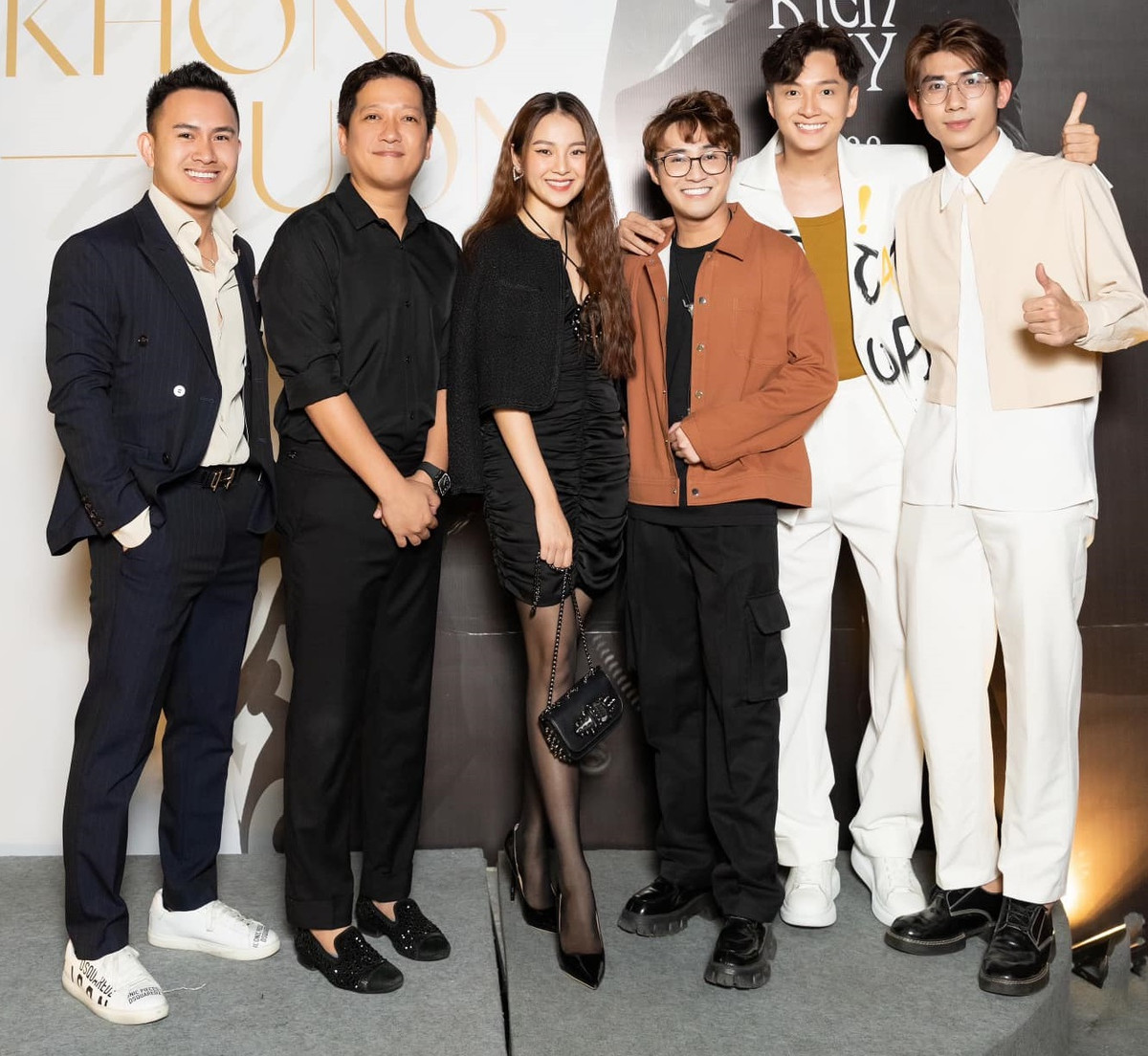 Cả hai cùng Trường Giang còn xuất hiện trong một sự kiện của Ngô Kiến Huy trước đó.