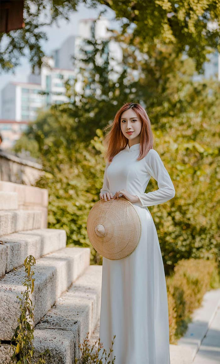 Sau ba năm phẫu thuật chuyển giới, vẻ ngoài của Lynk Lee ngày càng mềm mại, nữ tính hơn.