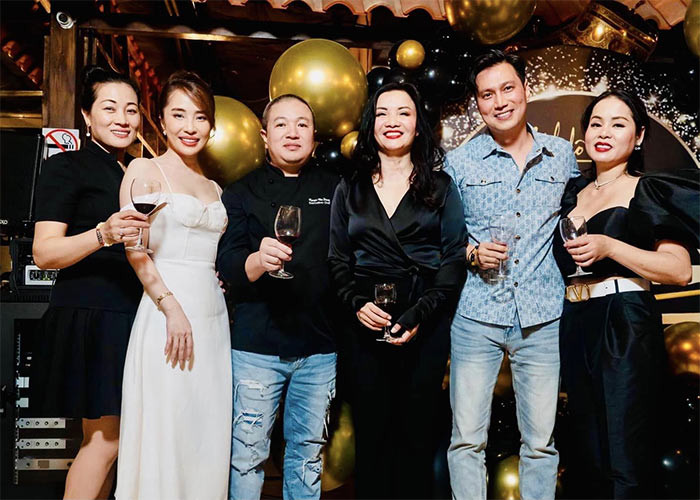 Mới đây nhất, cả Việt Anh và Quỳnh Nga cùng nhau có mặt tại Nga trong một chuyến công tác kết hợp du lịch.