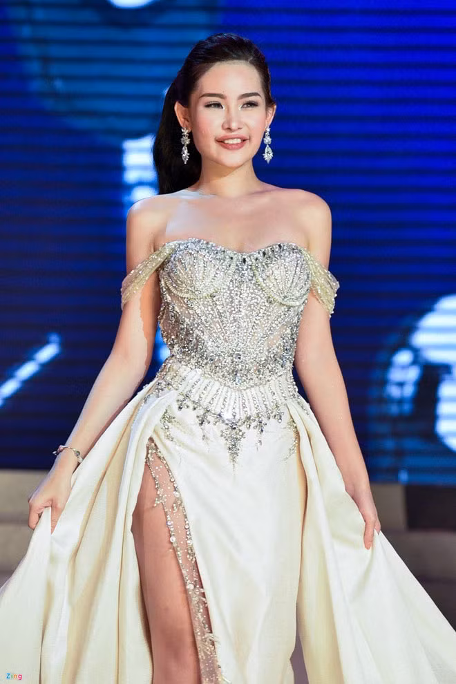 Người đẹp sinh năm 1995 khẳng định cô không phẫu thuật thẩm mỹ bất cứ bộ phận nào trên cơ thể ngoại trừ mũi nhưng đã tháo phần sửa ra trước khi tham dự cuộc thi. (Ảnh: Zing.vn)