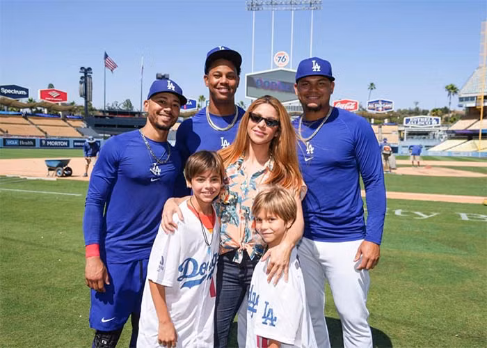 Mặc dù phải đối mặt với nhiều chuyện buồn, Shakira vẫn cố gắng dành thời gian nhiều nhất có thể cho hai con trai.