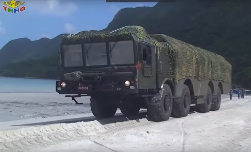 Trong khi đó báo chí Nga dẫn nguồn tin BQP Nga bình luận rằng: "...Hải quân Việt Nam đã tiến hành cuộc diễn tập triển khai tên lửa bờ K-300P Bastion-P trong khoa mục phản kháng một cuộc tấn công từ hải quân kẻ thù giả định”.