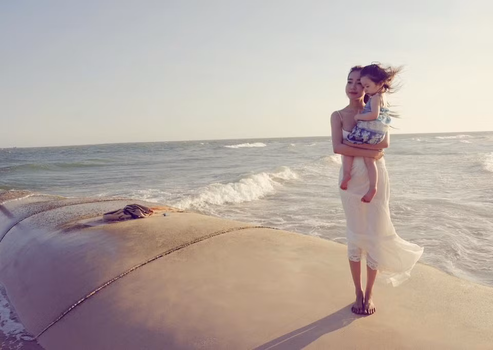 Bất kì động thái nào của Cadie dù khóc hay cười, dù làm nũng hay chơi đùa... đều được quan tâm và nhận được nhiều lời khen "có cánh" từ cư dân mạng.