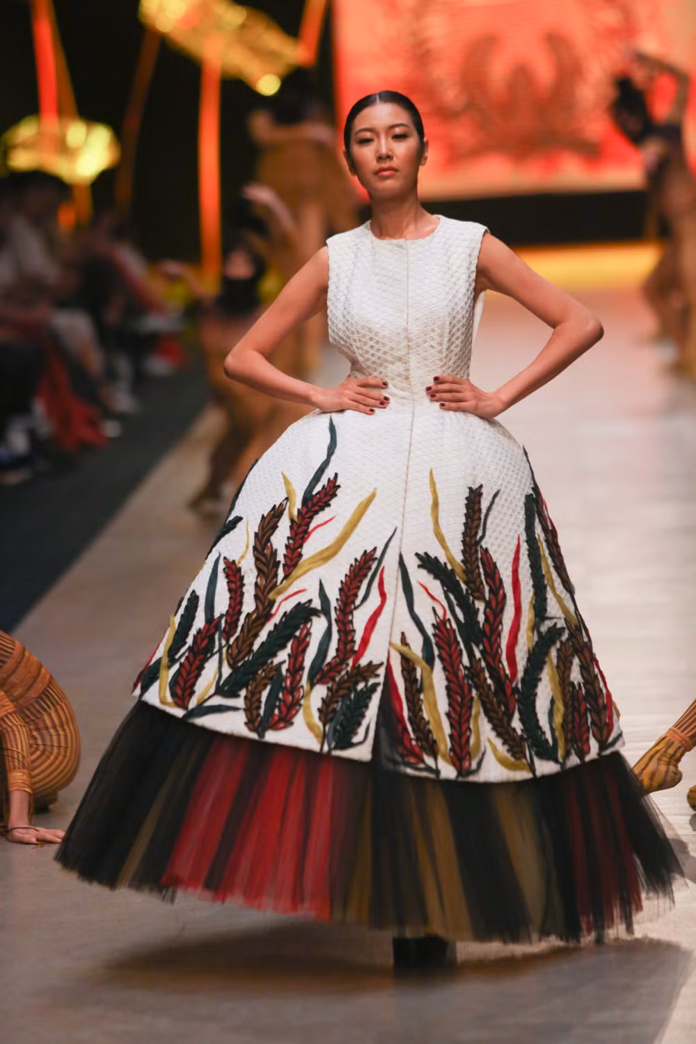 Bộ sưu tập mang tên Lúa được đánh giá đẳng cấp, tinh tế và đầy cá tính nhưng vẫn gần gũi, thân thương và mang đậm hồn cốt Việt.