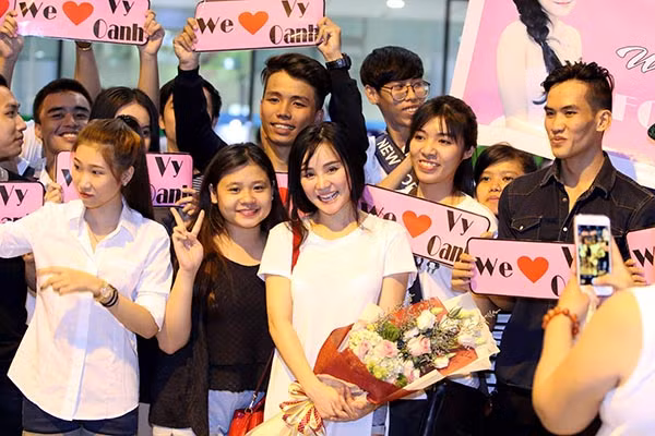 Vy Oanh hoi ngo dan sao Viet ngay tai xuat showbiz-Hinh-2
