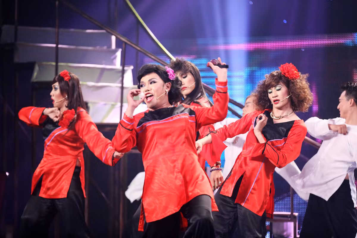 Hien tuong hai Cuoi xuyen Viet khien khan gia dien dao