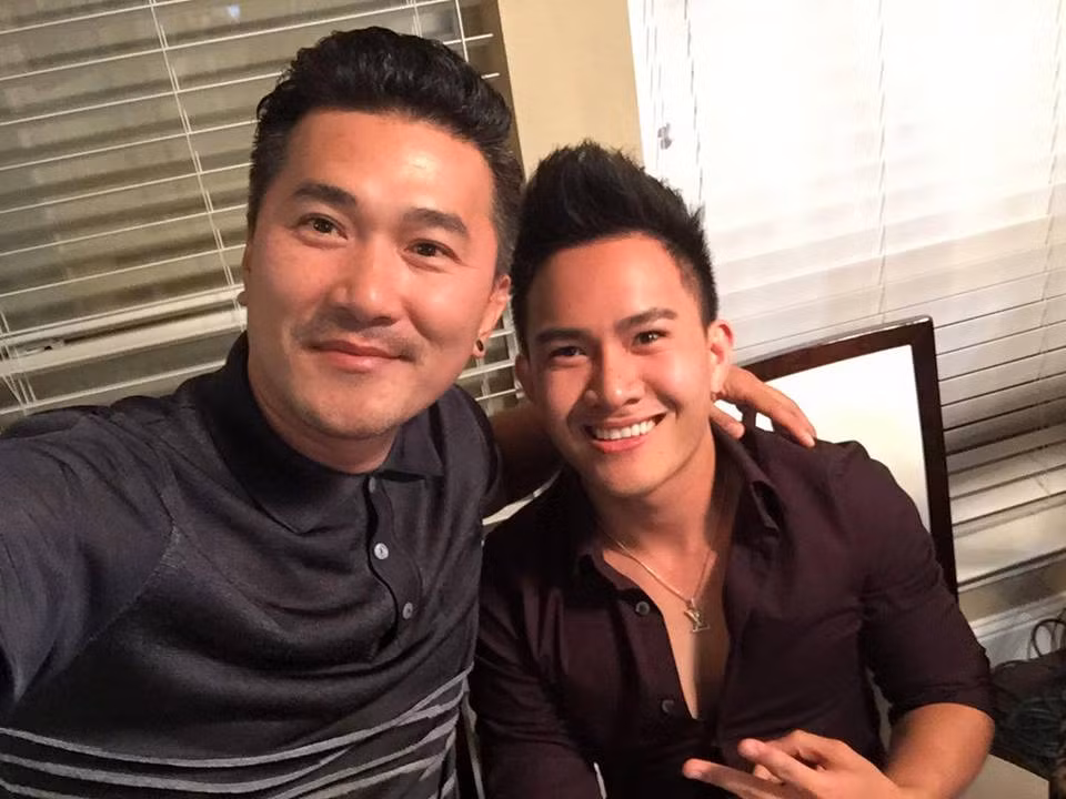 Khi những hình ảnh này được truyền tải nhanh chóng, thông tin Hoài Linh có hai con, một là Thành Vinh, 26 tuổi và một con gái năm nay vừa tròn 4 tuổi khiến nhiều khán giả bất ngờ.