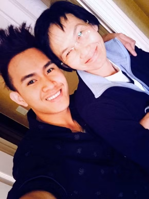 Chị gái Hoài Linh được chàng trai này gọi thân mật bằng cô Ba.