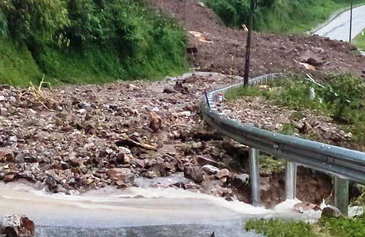 Mua lu khung khiep o Tay Bac: 5 nguoi chet, 62 ngoi nha bi thiet hai hoan toan
