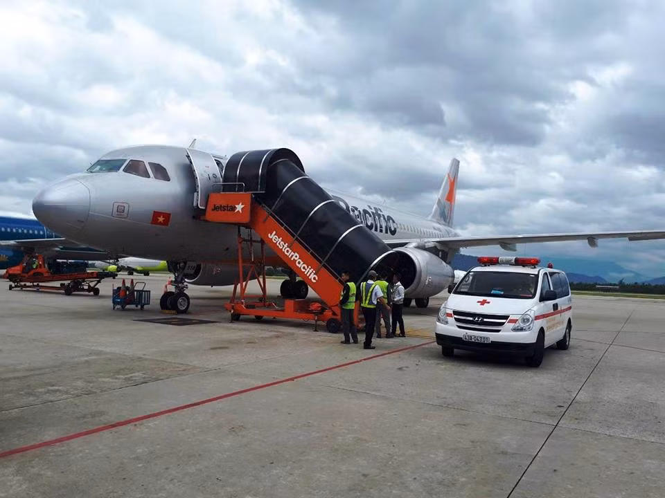 Vi sao may bay Jetstar Pacific di Da Lat ha canh tai Da Nang?