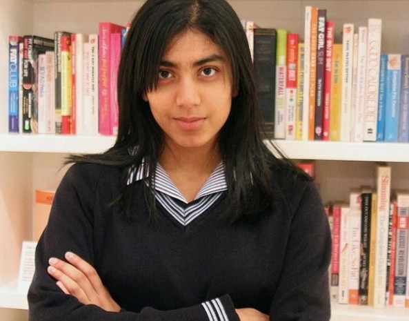 Với chỉ số IQ 162, thần đồng người Anh gốc Ấn Fabiola Mann khiến nhiều người thán phục khi nằm trong top 1% những người thông minh nhất thế giới. Fabiola thích chơi cờ vua, nhạc cụ và sở hữu đai tím karatedo.