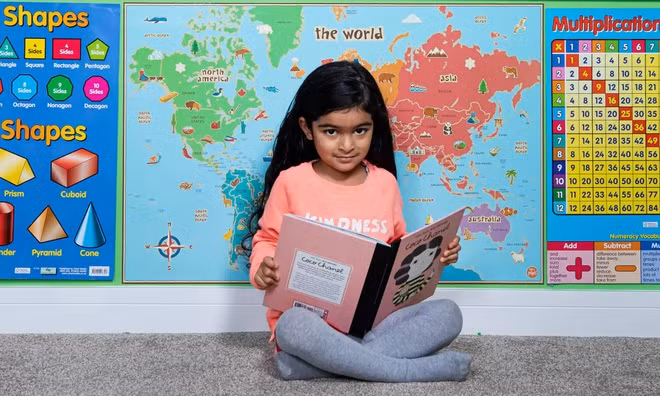 Jeeva Jandu sống ở Anh gây chú ý với chỉ số IQ là 160. Khi lên 4 tuổi, cô bé có thể đọc hiểu và làm các phép tính với độ khó gấp 2 lần so với bạn bè cùng tuổi.