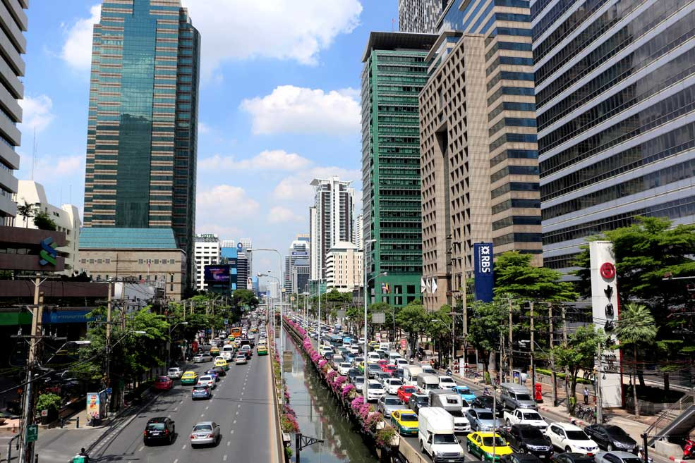 Tương tự, thủ đô Bangkok của Thái Lan cũng đang chìm dần do mực nước biển tăng. Các nhà nghiên cứu phát hiện một số công trình xây dựng tại thành phố này đang lún dần xuống lớp đất bùn.