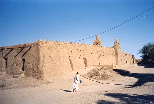 Các chuyên gia cho hay khoảng 1/2 diện tích của thành phố Timbuktu đang bị cát vùi lấp.