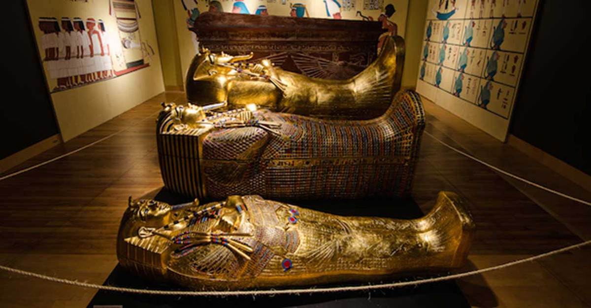 Trong số những phát hiện quan trọng tại lăng mộ của pharaoh Tutankhamun, các chuyên gia vô vùng ấn tượng trước cỗ quan tài chứa xác ướp ông hoàng nổi tiếng Ai Cập cổ đại.
