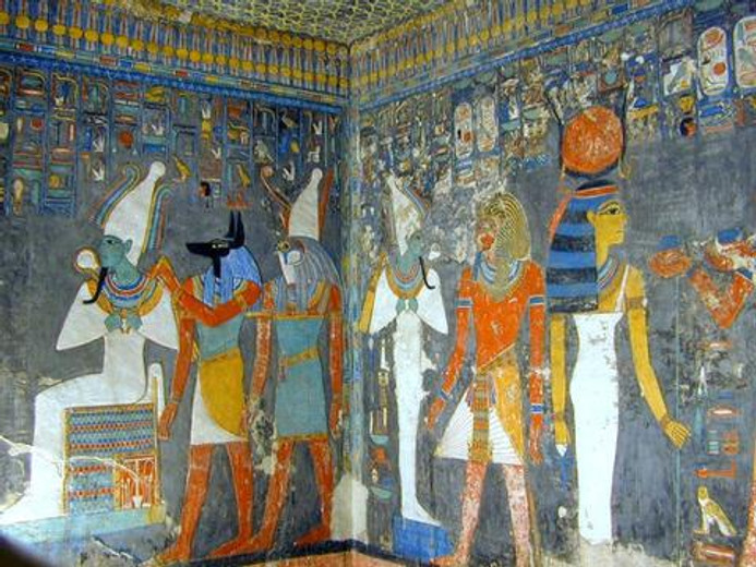 Tiếp đến, pharaoh Ai Cập sẽ "tự sướng" tại dòng sông Nile. Theo quan niệm của người Ai Cập, hành động trên của pharaoh sẽ giúp nguồn nước sông Nile luôn dồi dào.