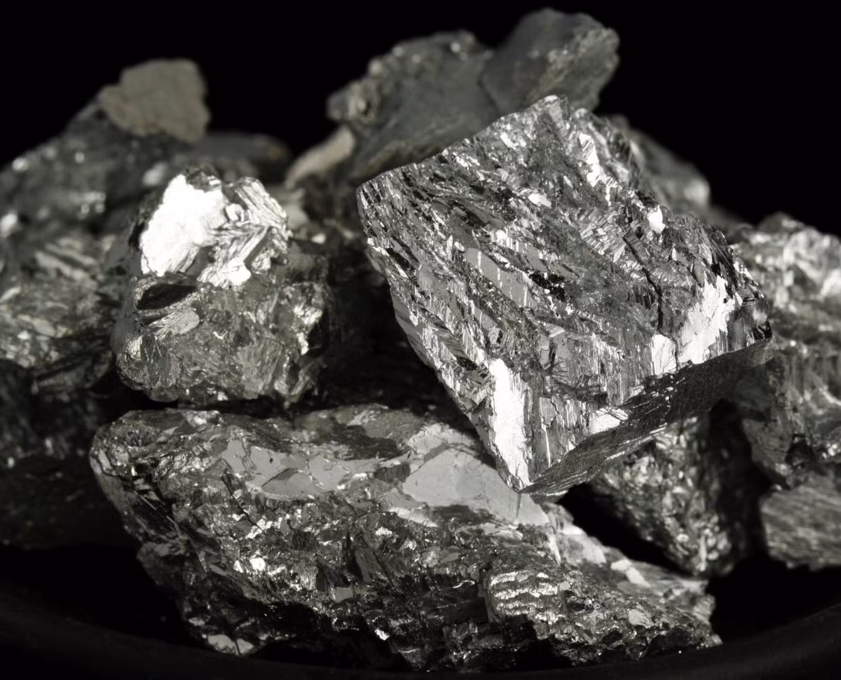 Với mức giá này, rhodium đắt gấp 17 lần vàng, gấp 12 lần palađi và gấp 25 lần bạch kim.