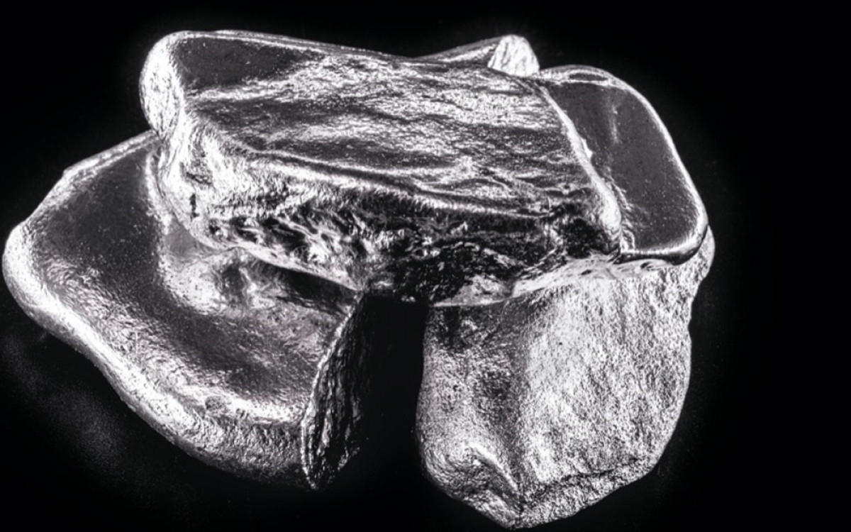 Trong thế giới tự nhiên, rhodium không tồn tại ở dạng nguyên chất. Loại kim loại quý hiếm này được tìm thấy pha lẫn các chất khác trong quặng platinum hay niken với số lượng rất ít.