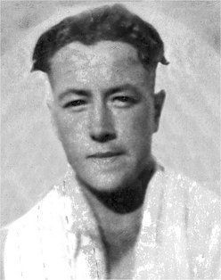 Theo các ghi chép, tài liệu, Harry Potter sinh năm 1920 tại Kidderminster, Anh. Ông lớn lên trong một gia đình có 8 người con.