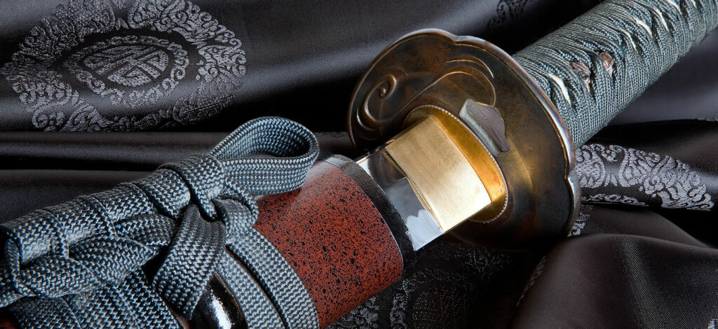 Sau khi được mua lại năm 1992, thanh kiếm Kamakura katana thuộc bộ sưu tập kiếm của Dr. Walter Ames Compton. Một số chuyên gia cho rằng, vũ khí này có xuất xứ trường dạy kiếm Taima - nơi đã tạo tác nhiều thanh kiếm mỏng.