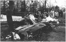 Khi ấy, chỉ còn lại tiêm kích F-51 Mustang do đại úy Mantell điều khiển tiếp tục truy đuổi UFO. Tuy nhiên, về sau, phi cơ này mất kiểm soát trước khi lao xuống đất. Đại úy Mantell thiệt mạng trong sự cố này.