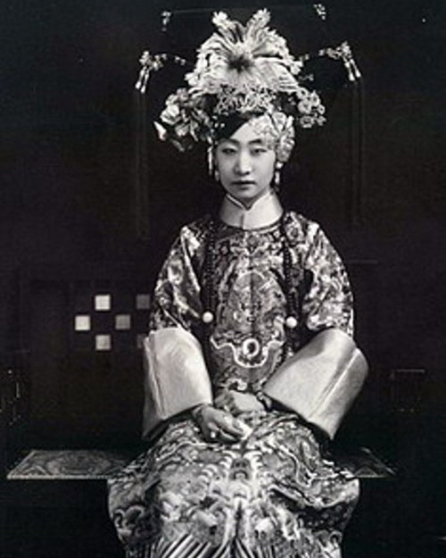 Vẻ đẹp của Ái Tân Giác La Hằng Phức - con gái thứ năm của phủ Lãng Bối Lặc (tức Ái Tân Giác La Dục Lãng).