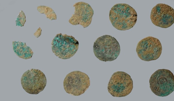 Họ đã tìm thấy nhiều kho tàng cổ vật quý hiếm có liên quan đến người Viking sống tại khu vực này từ thế kỷ 8 - 11.