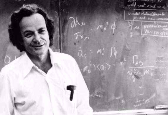 Khi rảnh rỗi, ông Feynman dùng các công cụ đơn giản để "bẻ khóa" các ổ khóa tại các tủ chứa tài liệu trong phòng nghiên cứu. Ông đã mở được nhiều ổ khóa theo cách này.