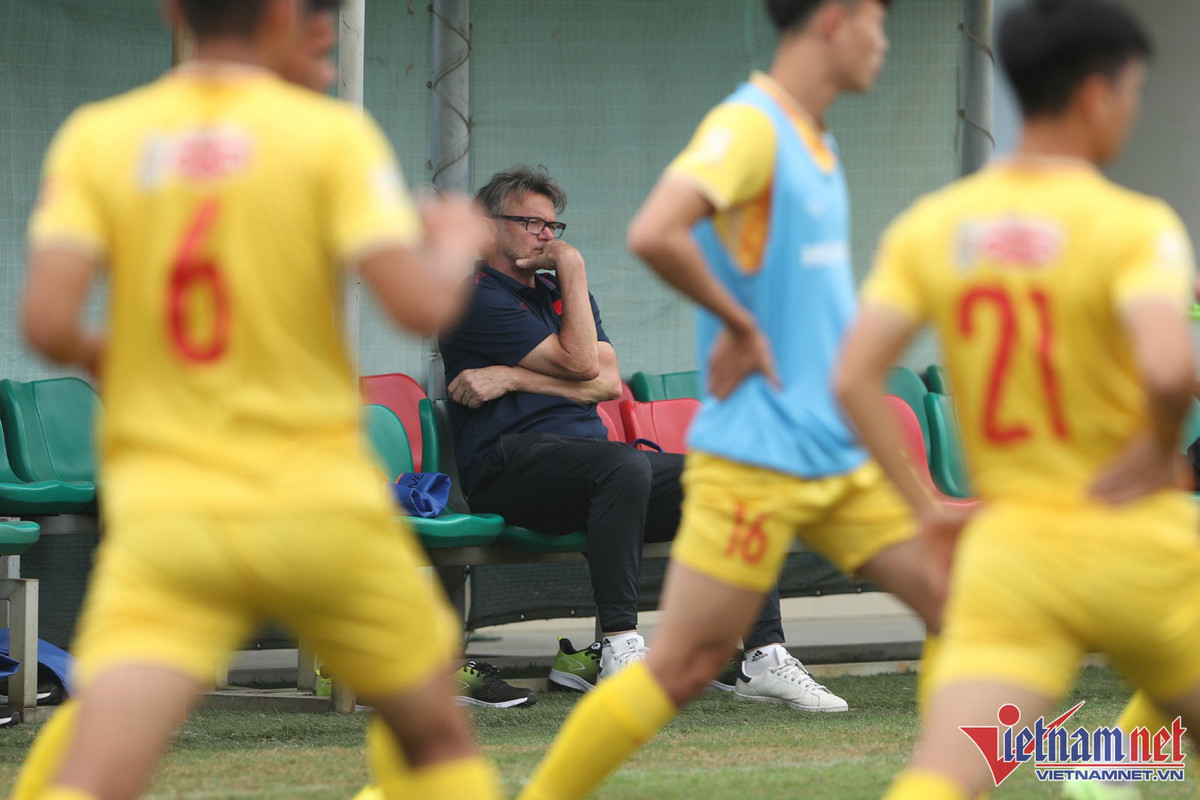 Giải giao hữu tại Qatar tới đây là đợt tập trung cuối cùng trong tháng 3, giúp HLV Troussier kiểm tra lần cuối lực lượng trước khi chốt danh sách cho SEA Games 32 diễn ra vào cuối tháng 4.