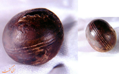 Theo các tài liệu, những khối cầu Klerksdorp được tìm thấy tại mỏ đá cao lanh pyrophyllite, gần thị trấn nhỏ Ottosdal ở phía tây Transvaal, Nam Phi. Kết quả kiểm tra niên đại cho thấy chúng khoảng 2,8 tỷ năm tuổi.