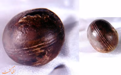 Theo các tài liệu, những khối cầu Klerksdorp được tìm thấy tại mỏ đá cao lanh pyrophyllite, gần thị trấn nhỏ Ottosdal ở phía tây Transvaal, Nam Phi. Kết quả kiểm tra niên đại cho thấy chúng khoảng 2,8 tỷ năm tuổi.