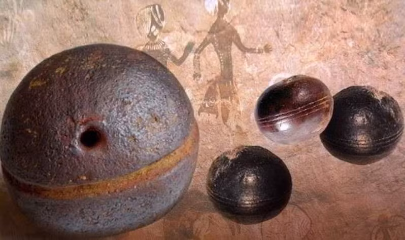 Thêm nữa, cấu trúc bên trong của những khối cầu Klerksdorp là dạng sợi và có một lớp vỏ bọc bên ngoài cứng rắn như thép. Theo đó, chúng khó bị trầy xước.