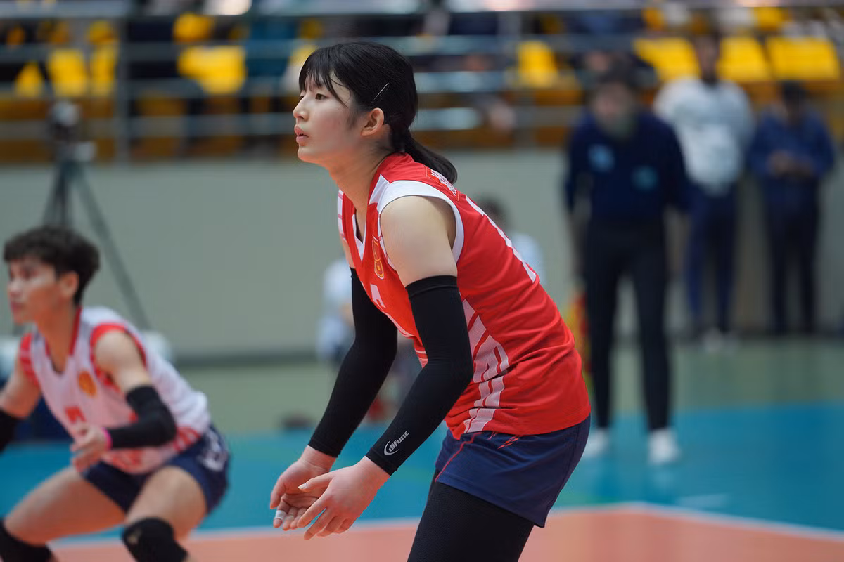 Trong dàn ngoại binh góp mặt tại lượt đấu bảng A vòng I giải bóng chuyền VĐQG 2023, Aimi Tsuzuki là cầu thủ gây được nhiều ấn tượng với khán giả bóng chuyền Việt Nam. VĐV người Nhật Bản là một trong hai ngoại binh đầu quân cho Kinh Bắc Bắc Ninh. Aimi Tsuzuki sở hữu chiều cao khá khiêm tốn 1m70 nhưng bù lại, cô sở hữu kĩ năng cực tốt do được đào tạo bóng chuyền bài bản ở Nhật Bản.