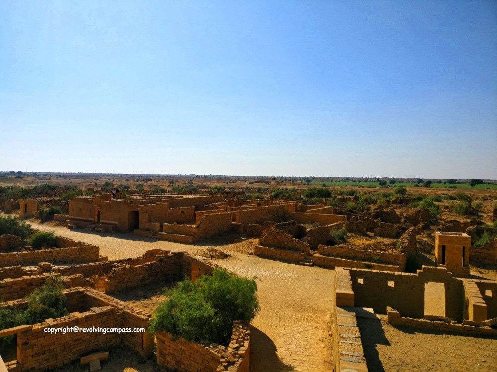 Vậy nên, ngôi làng Kuldhara từng là nơi đông dân sinh sống bỗng chốc trở nên hoang vắng, không có lấy một bóng người.