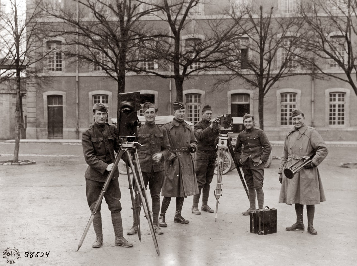 Một nhóm binh sĩ tham gia chiến đấu trong Thế chiến 1.