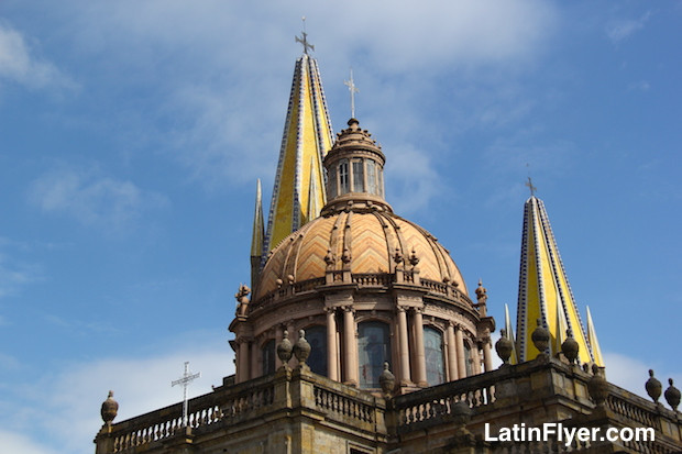 Một vị khách khi ghé thăm nhà thờ Guadalajara tại Jalisco, Mexico bất ngờ quay được video cho thấy xác ướp Santa Innocence bất ngờ "mở mắt" trong một thời gian ngắn rồi nhanh chóng nhắm chặt trở lại.