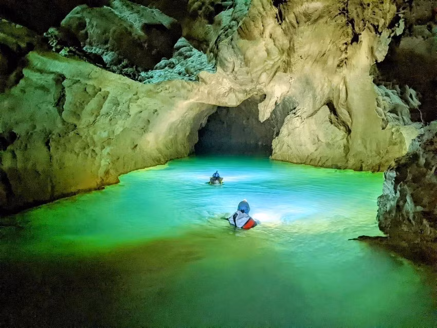 Phat hien he thong 5 hang dong con nguyen so o Quang Binh