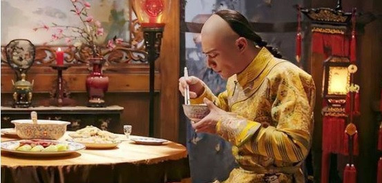 Với hơn 500 năm lịch sử, Tử Cấm Thành lưu giữ nhiều bí mật về cuộc sống của các hoàng đế và hậu cung. Trong đó, nhiều người tò mò về Ngự thiện phòng - nơi các ngự trù chế biến các món sơn hào hải vị dâng lên nhà vua mỗi ngày.