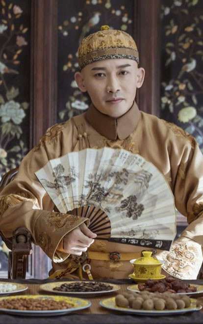 Hàng trăm đầu bếp được tuyển chọn từ nhiều vùng miền làm ngự trù trong Ngự thiện phòng. Mỗi ngự trù trong Ngự thiện phòng đều có tay nghề cao, giỏi nấu nướng nhiều món ăn đặc sản của các địa phương cũng như những món cung đình. Theo đó, họ có thể nấu hàng trăm món cao lương mĩ vị giúp nhà vua có những bữa ăn ngon, đầy đủ dinh dưỡng.