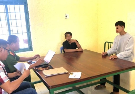 Nam sinh lớp 10 đâm đối thủ tử vong vì bênh vực bạn Nam sinh lop 10 dam doi thu tu vong vi benh vuc ban