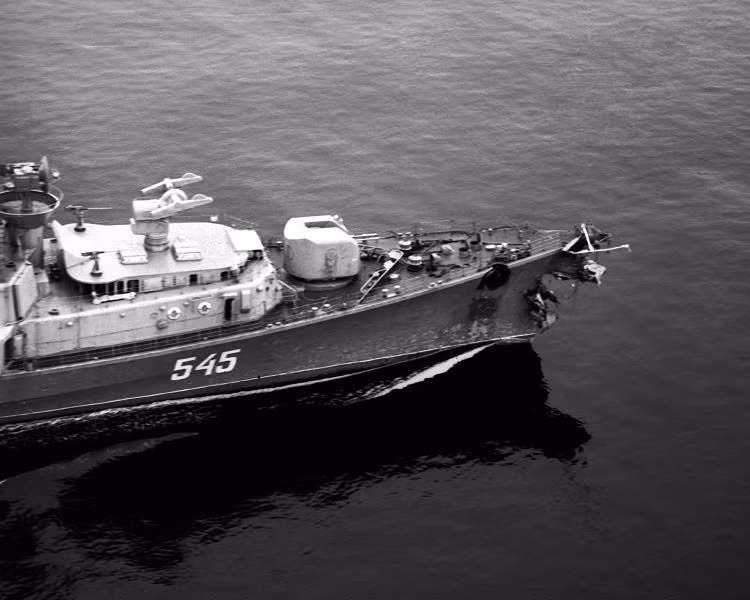 Trong ảnh là bệ phóng của phiên bản tên lửa phòng không SA-3 trên tàu khu trục Project 61 (NATO gọi là lớp Kashin). Ngoài ra, nó còn được thử nghiệm trang bị trên tàu khu trục Project 52K Koltin.