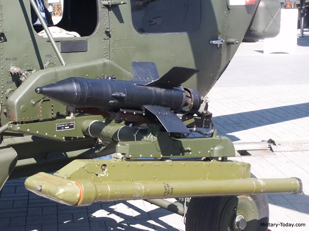 AT-3 cũng từng được triển khai trên các trực thăng tấn công – vận tải.