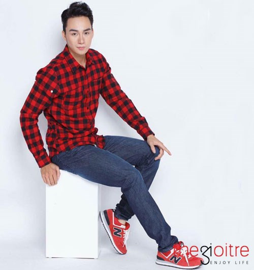 Nghề chính của anh chàng là một kỹ thuật viên mobile, nhưng vẻ ngoài điển trai tựa nam thần điện ảnh, và một chiều cao lý tưởng mà Minh còn lấn sang làm một người mẫu tự do, một diễn viên thường xuất hiện trong các MV của nhiều ca sĩ nổi tiếng, một Dancer chuyên nghiệp.