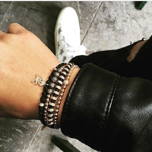 Vòng tay của hãng Anil Arjandas - một trong những hãng trang sức cao cấp và xa xỉ nhất thế giới.