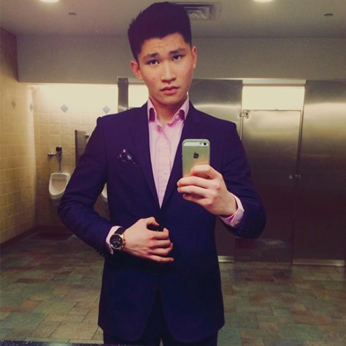 Trần Sơn đã có nhiều năm du học tại Thụy Sỹ và Mỹ, anh chàng về Việt Nam để học thêm một số chương trình bồi dưỡng, sau đó sẽ quay trở lại nộp hồ sơ vào trường ĐH tại Mỹ.