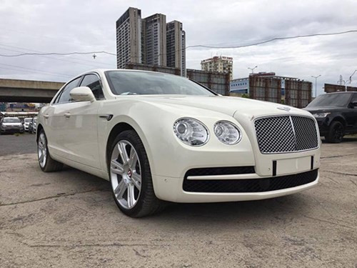 Tùng chia sẻ, đam mê xe của cậu có từ rất sớm và để có kinh phí cho đam mê này cậu phải nỗ lực hết mình trong học tập và công việc, bởi bố mẹ cậu không cho không mà muốn con mình tự lập và chịu trách nhiệm với cuộc đời của mình.