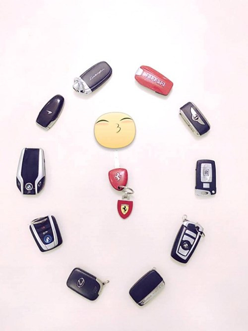 Những hình ảnh chứng tỏ độ chịu chơi và giàu có của anh chàng.